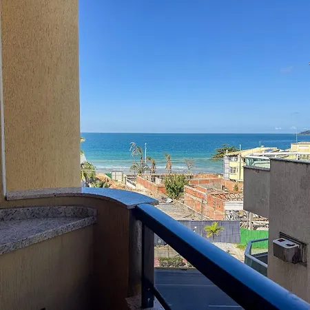267 - Apto na Av. principal a 50m da praia de Bombas-3
